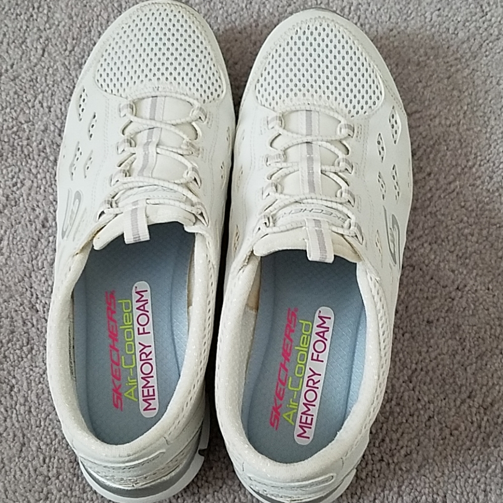 SKETCHERS EASY SLIP ON